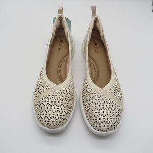 JBU Women's Cream Shimmer Laser-Cut Slip-On Flats Size 10 NEW